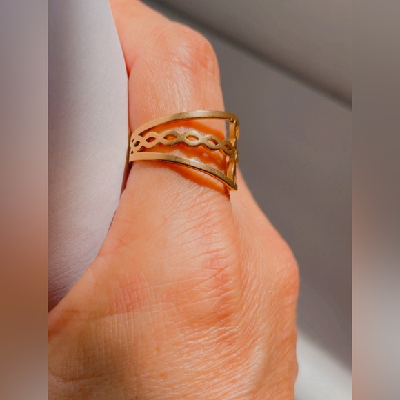 NWT WOMEN'S GOLD STAINLESS STEEL BRAIDED CROSS RING SIZE 10 - Picture 11 of 16